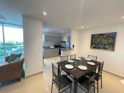 Comodo Apartamento; Piscina, Excelente Ubicaci�n