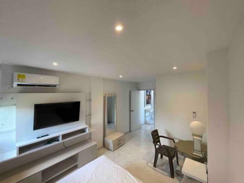 Hermoso Apartaestudio En Edificio Residencial.