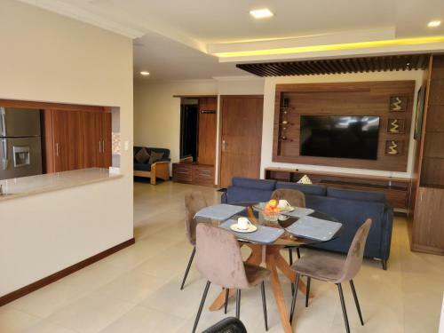 Apartamento Lovely 2b-2b Condo In The Best Area In Cuenca.