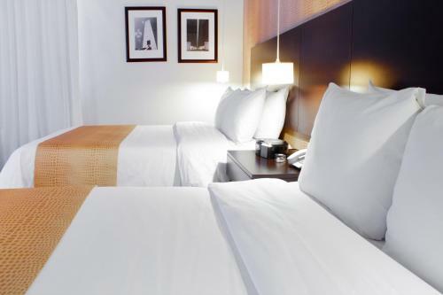 Hotel Trinitarias Suites