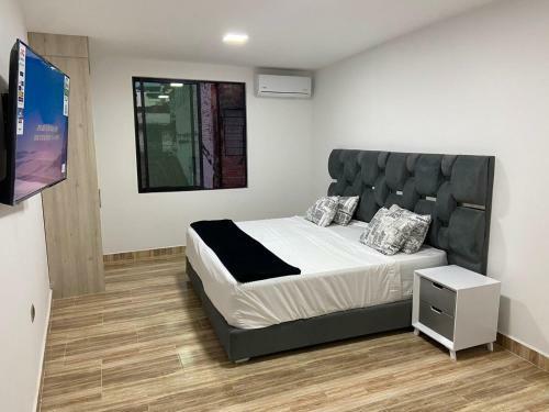 Aparta Suites 404 Granada Cali