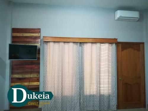 Hostal Dukeia Guest House