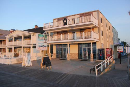Safari Motel Boardwalk