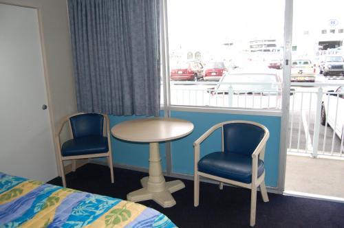 Thunderbird Beach Motel