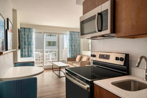 Hotel Quality Inn & Suites Beachfront