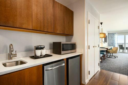 Hotel Quality Inn & Suites Beachfront