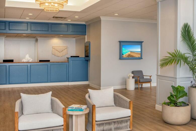 Hotel Ashore Resort & Beach Club
