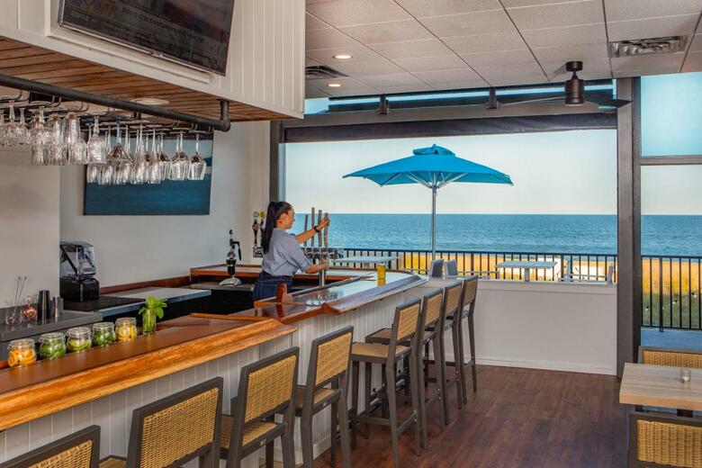 Hotel Ashore Resort & Beach Club