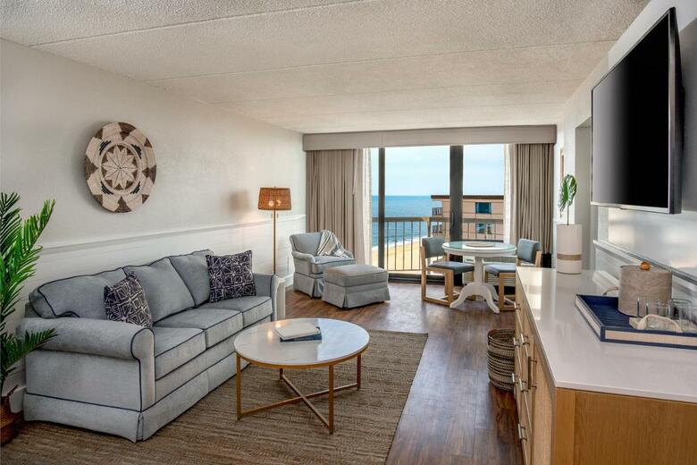 Hotel Ashore Resort & Beach Club