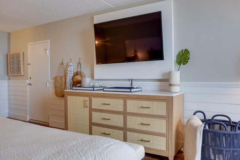 Hotel Ashore Resort & Beach Club