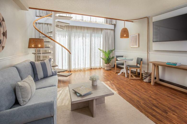 Hotel Ashore Resort & Beach Club