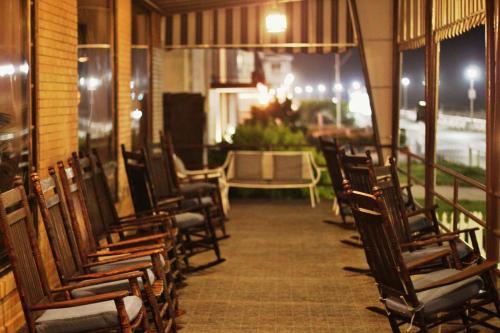 Beach Plaza Hotel