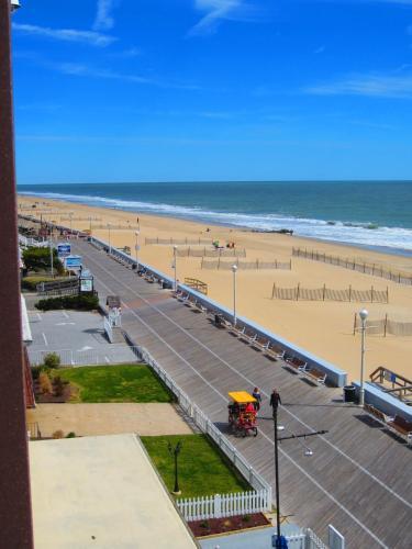 Beach Plaza Hotel
