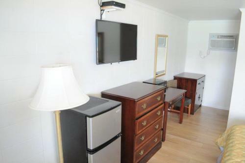 Islander Motel