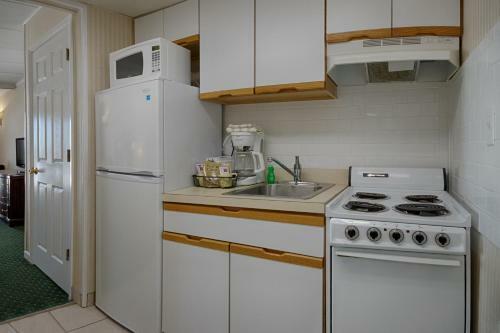 Spinnaker Motel