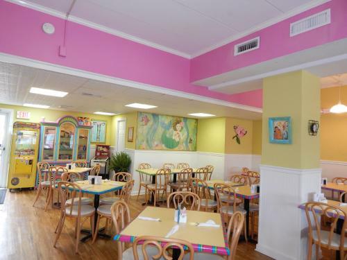 Spinnaker Motel