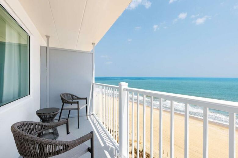 Dunes Manor Hotel
