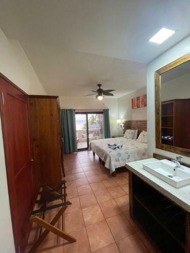 Hotel Brisas Del Mar Beach + Dive Resort