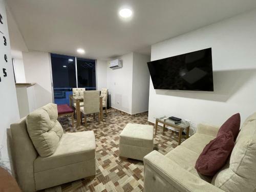 Lujoso Apartamento Amoblado En Cove�as Cerca A La Playa