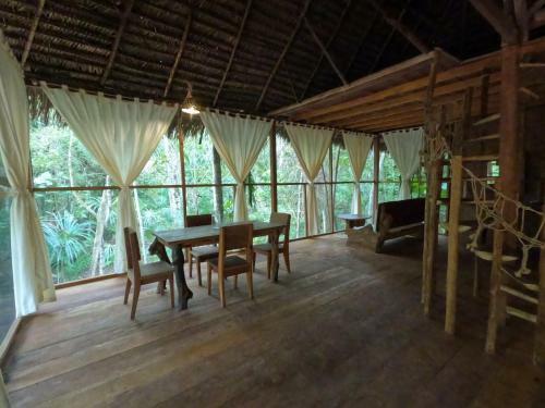 Enchanting Jungle Villa ? Umari