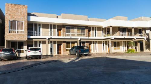 Apartamento Modern Condo, Great Location!