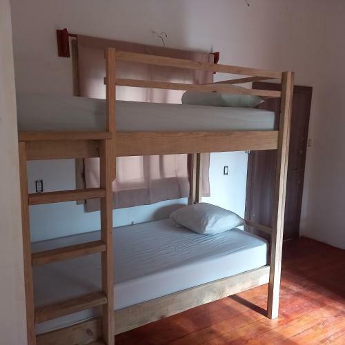 Apartamento Roatan Hostel 2