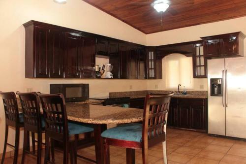 Apartamento High Views @west End, Roatan.