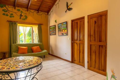 Iguana Apartmentos And Estate