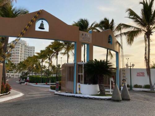 Apartamento Departamento Con Vista Al Mar Edificio Carabelas De Col�n