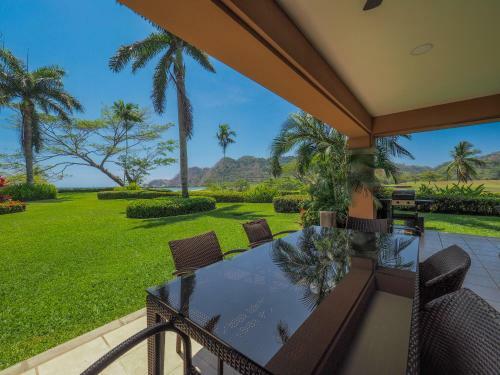 Apartamento Ocean Front Condo In Peaceful, Gated Community