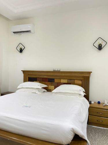 Shalom City Hotel