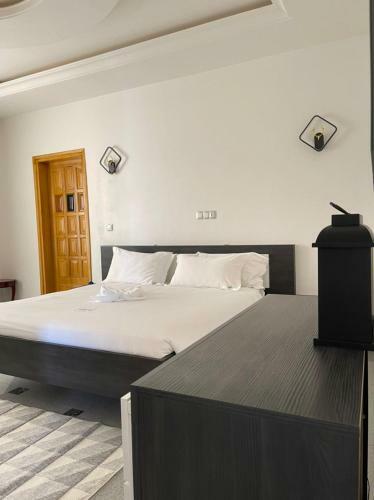 Shalom City Hotel