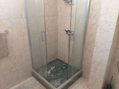 Quarto Alcindo Em Mindelo