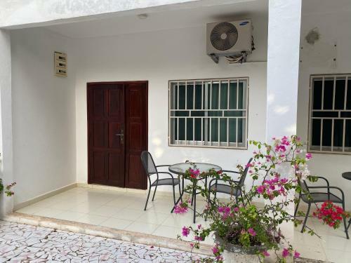 Hostal Queen Zee Garden Apartments