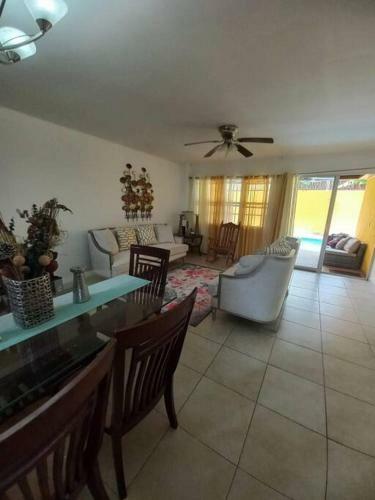 Beautiful 4 Bedroom House With Pool!