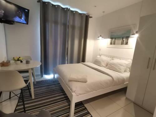 Apartamento Embassy Gardens Luxury Properties