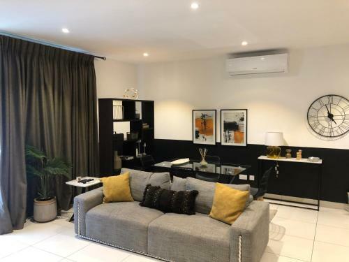 Apartamento Embassy Gardens Luxury Properties