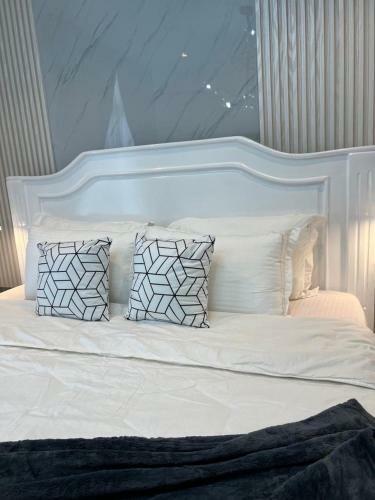 Apartamento Embassy Gardens Luxury Properties