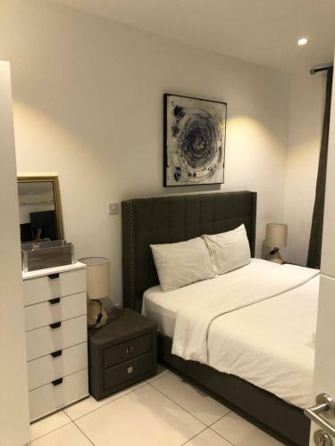 Apartamento Embassy Gardens Luxury Properties