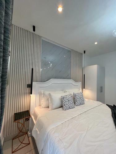 Apartamento Embassy Gardens Luxury Properties