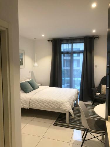 Apartamento Embassy Gardens Luxury Properties