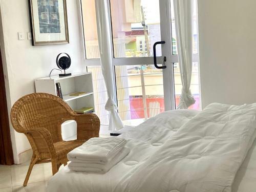 Spacious Studio Apartment With A Pool