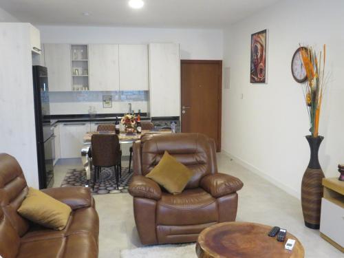 Lovely 2 Bdr Serviced Apartment With Pool, Gym....