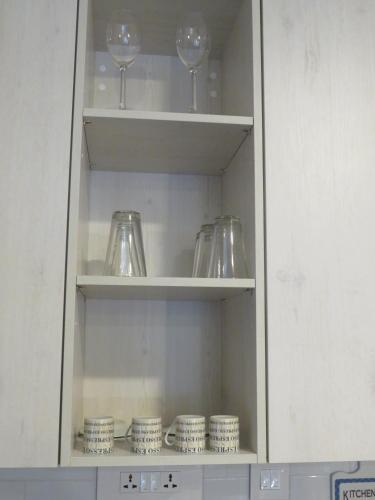 Lovely 2 Bdr Serviced Apartment With Pool, Gym....