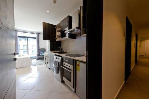 Exquisite Pool/courtyard View Studio Apartment ..