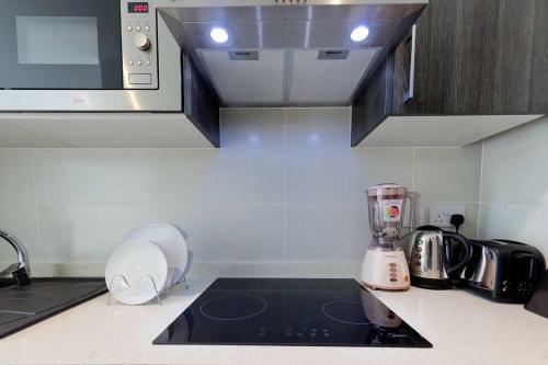 Exquisite Pool/courtyard View Studio Apartment ..