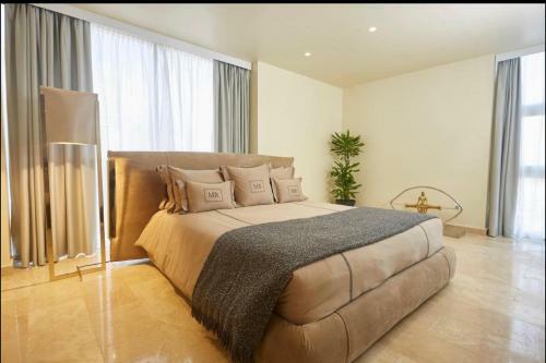 Apartamento 3 Bedroom Luxurious Penthouse