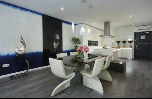 Apartamento 3 Bedroom Luxurious Penthouse