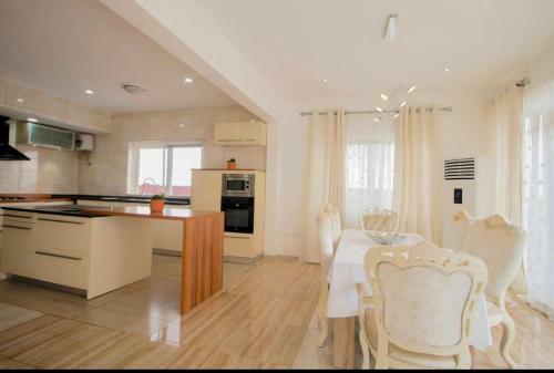 Apartamento Luxurious 3 Bedroom Space