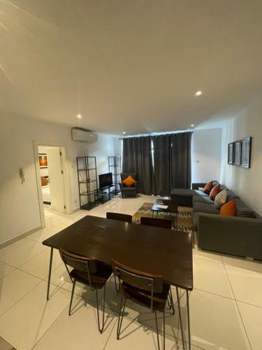 Luxury 2 Bedroom Apartment